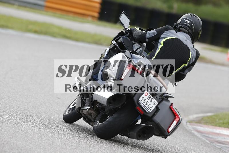 Archiv-2025/09 22.04.2025 Cornu Master School ADR/rot-rouge/6